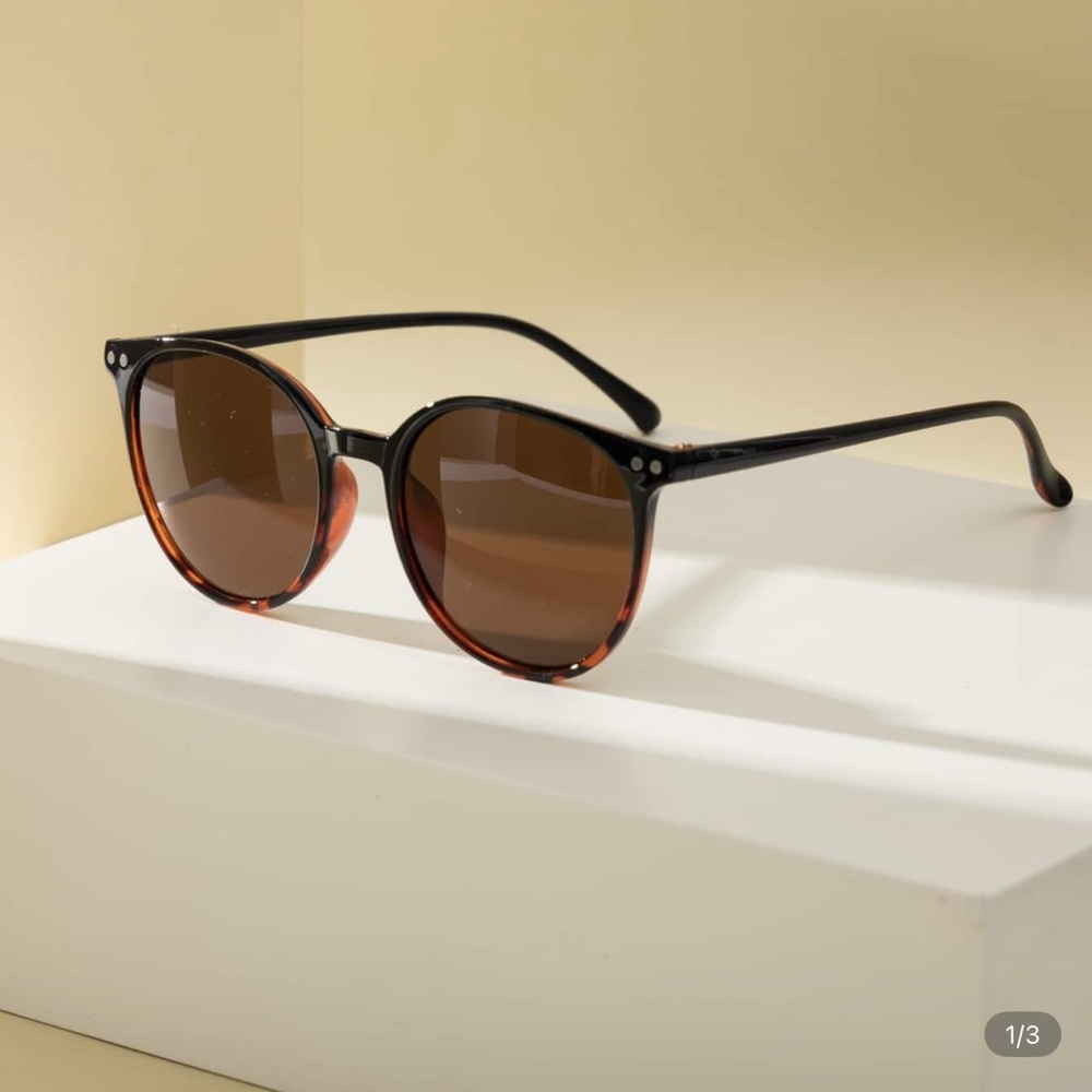 SHEIN Brown and Black Retro Round Glasses